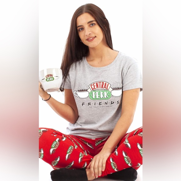 EUC Friends pajamas set Medium - Picture 1 of 4